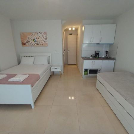 Elenis House Apartman Néa Péramos Kültér fotó