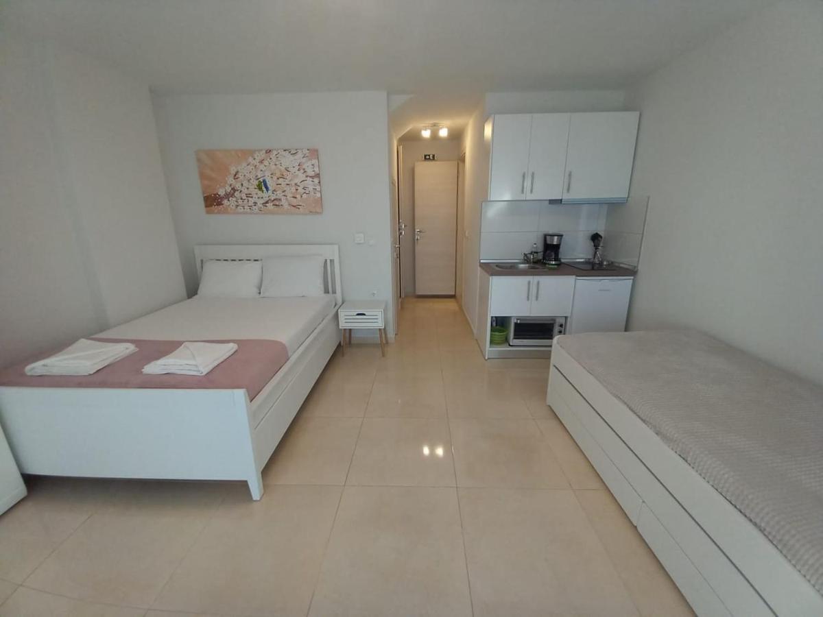 Elenis House Apartman Néa Péramos Kültér fotó
