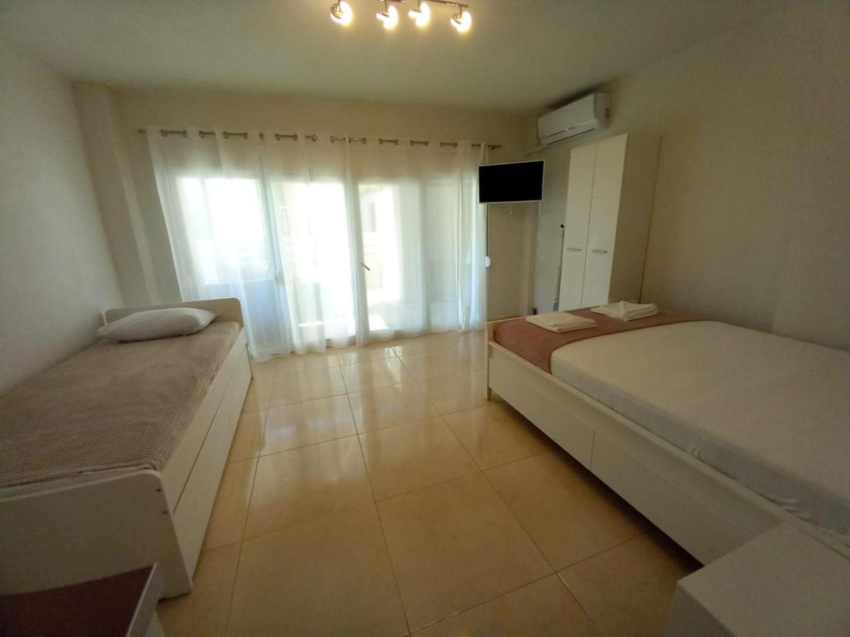 Elenis House Apartman Néa Péramos Kültér fotó